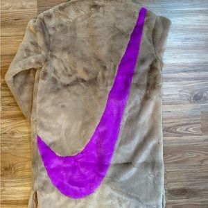 NWT NIKE Sportswear Women’s Faux Fur Long Jacket